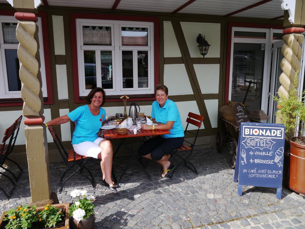 Cafe Im Hof- Bed & Breakfast Streufdorf Экстерьер фото