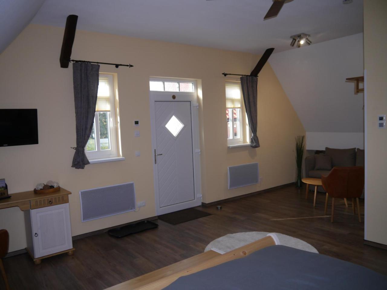 Cafe Im Hof- Bed & Breakfast Streufdorf Экстерьер фото