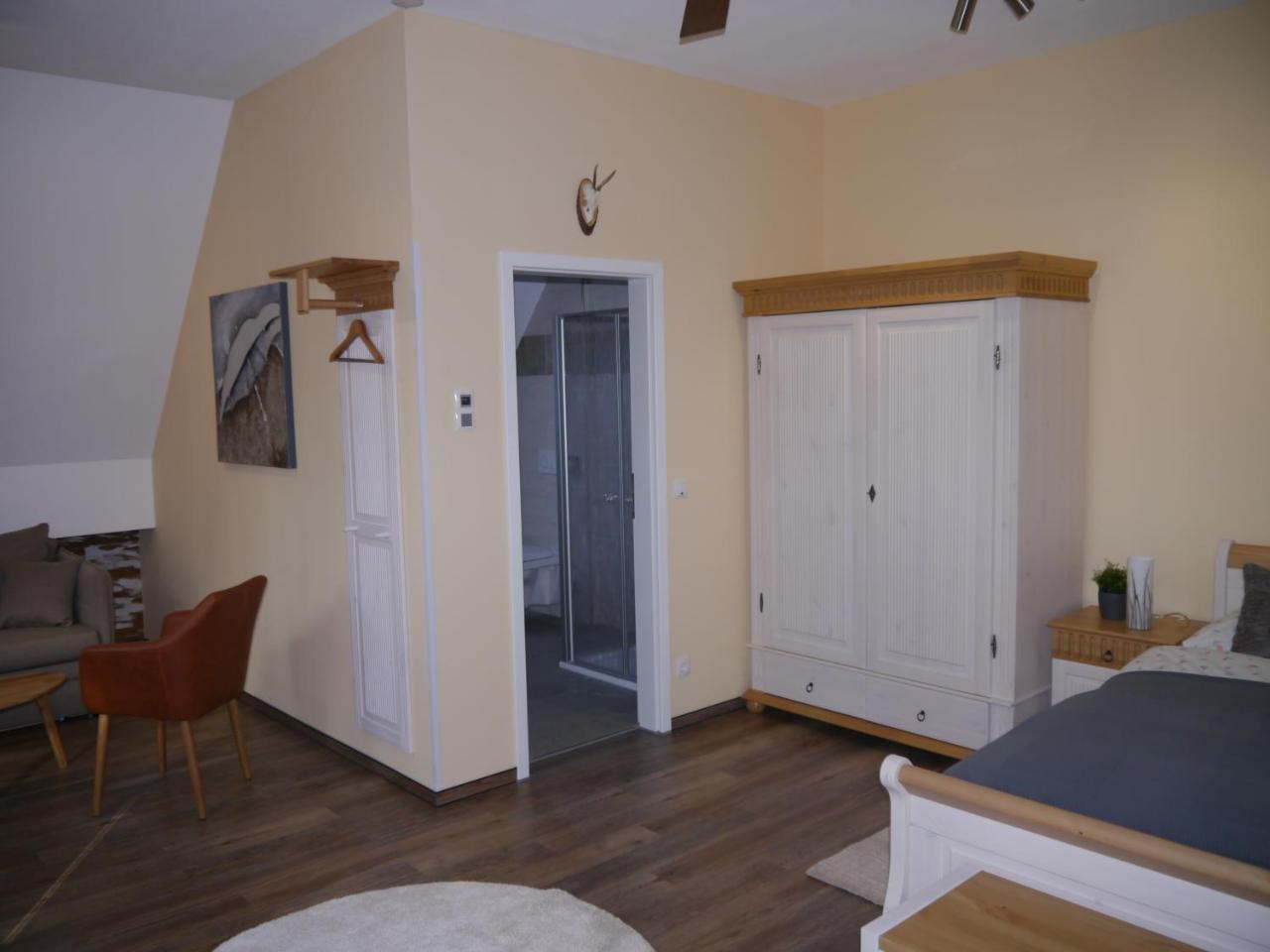 Cafe Im Hof- Bed & Breakfast Streufdorf Экстерьер фото